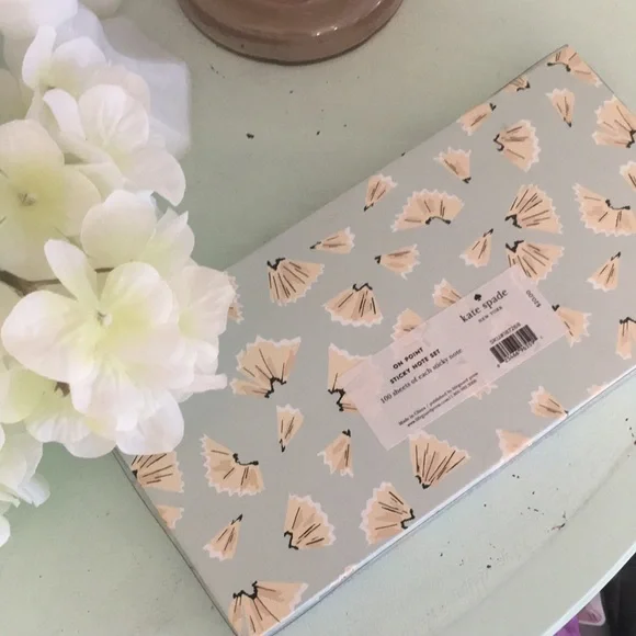 Kate Spade Note Set - Picture 4 of 4